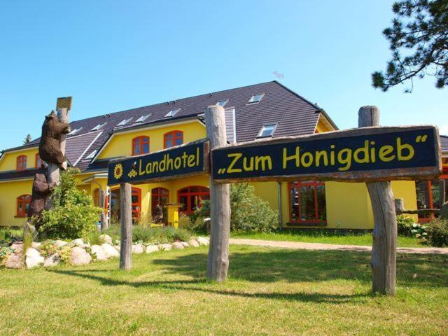 Landhotel Zum Honigdieb Ribnitz-Damgarten Kültér fotó