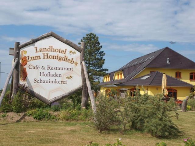 Landhotel Zum Honigdieb Ribnitz-Damgarten Kültér fotó